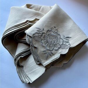 Linen embroidered napkins